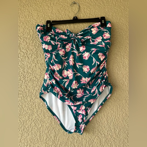 Draper James Other - Draper James~Floral One-Piece Swimsuit